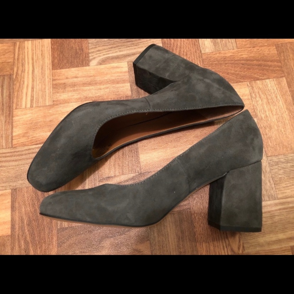 Gray Franco Sarto Aziza block heels, 8.5